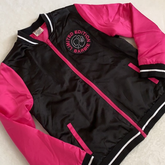 Barbie | LE Patch Logo Car Graphic Satin Bomber Jacket Black/Pink (XL 14-16) - Picture 3 of 16
